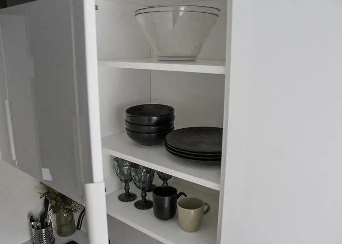 Modern 1br Flat - Great Location Apartment *