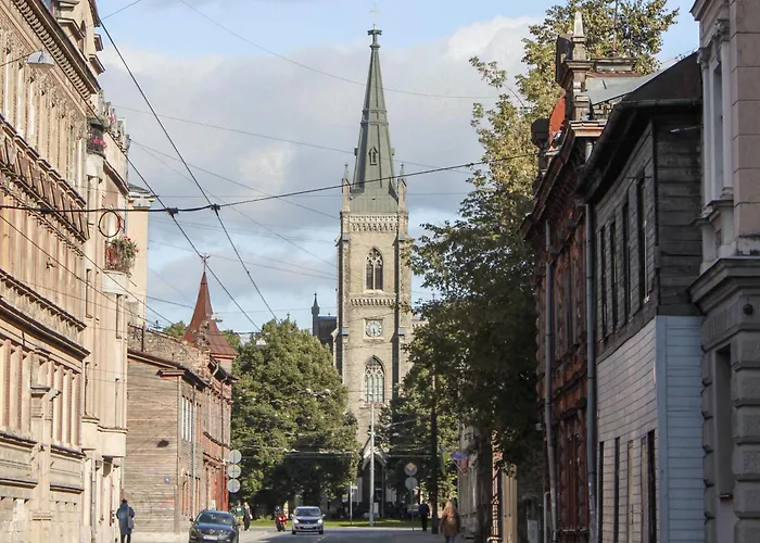 Modern 1br Flat - Great Location *